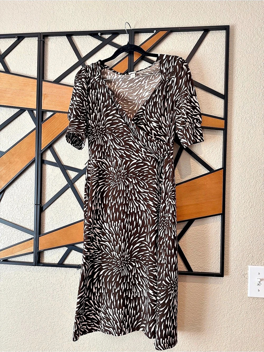 Merona Abstract Wrap Midi Dress in Brown & White Size Small